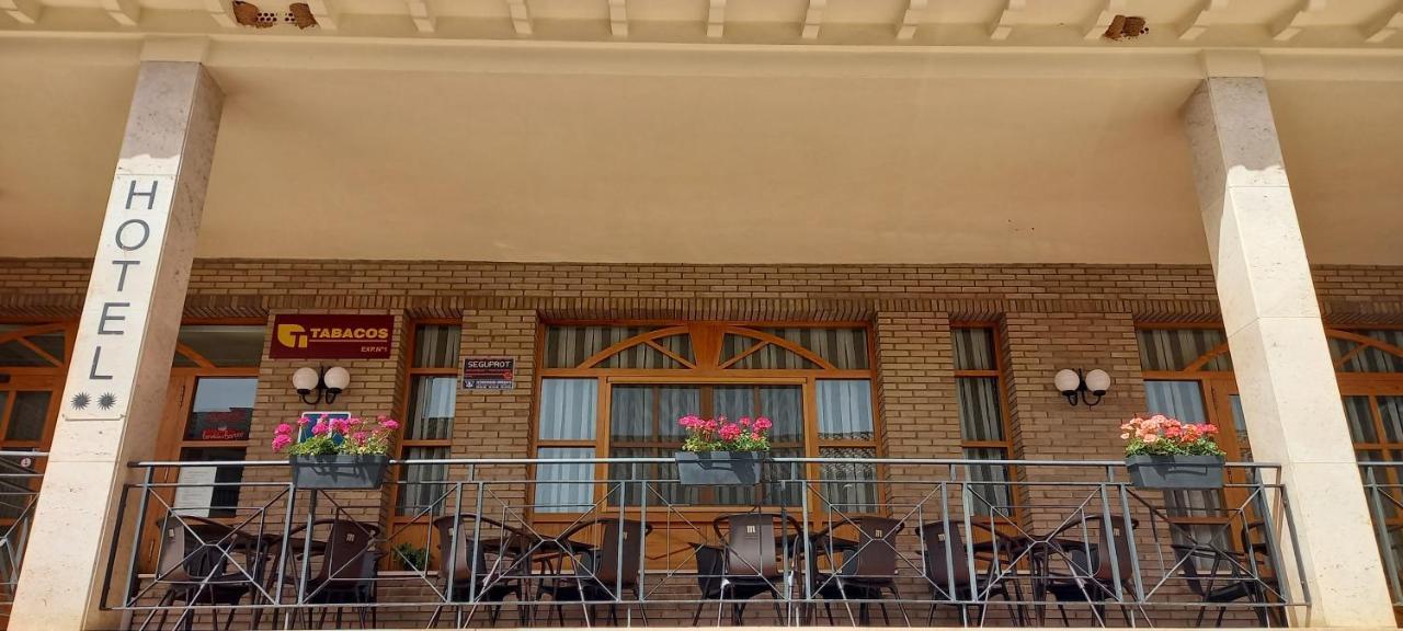 Отель Casa Emilio Torrebaja Экстерьер фото